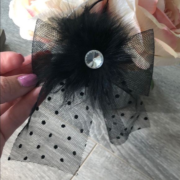 ❄️cute bow tie pin for jacket - Picture 2 of 3